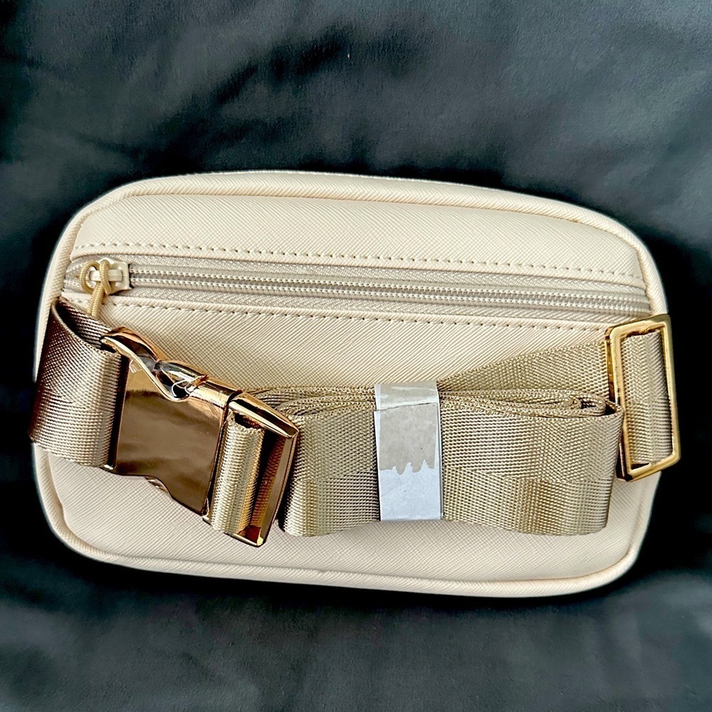 Elegant Cream Chain Belt Bag - Picture 2 of 3